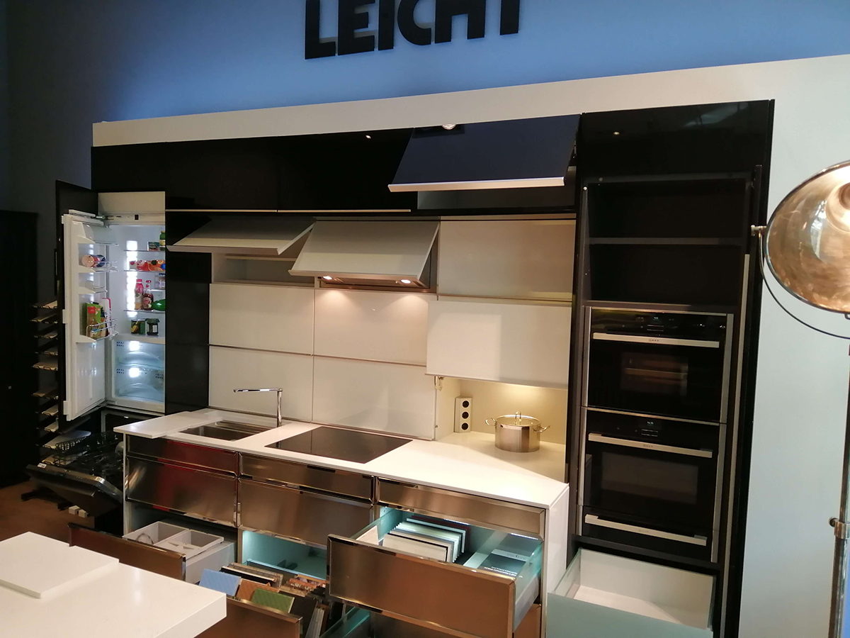 Образец кухня купить москва. Leicht кухня avance. Немецкие кухни leicht. Кухни Ляйхт. Leicht largo-FG Concept-40.